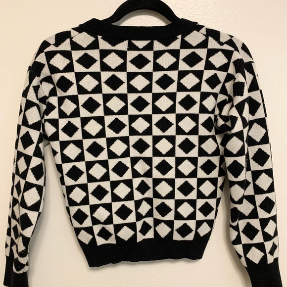 Willow and Wind Black and White Geometric Sweater Small - Picture 3 of 4